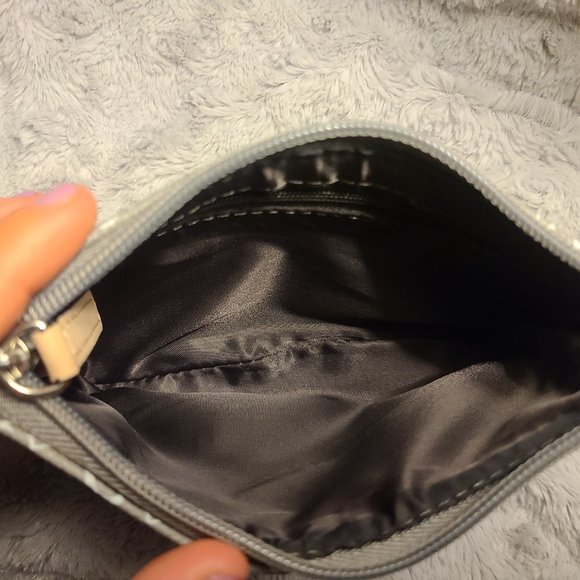 GUESS LEATHER WRISTLET - Picture 4 of 4